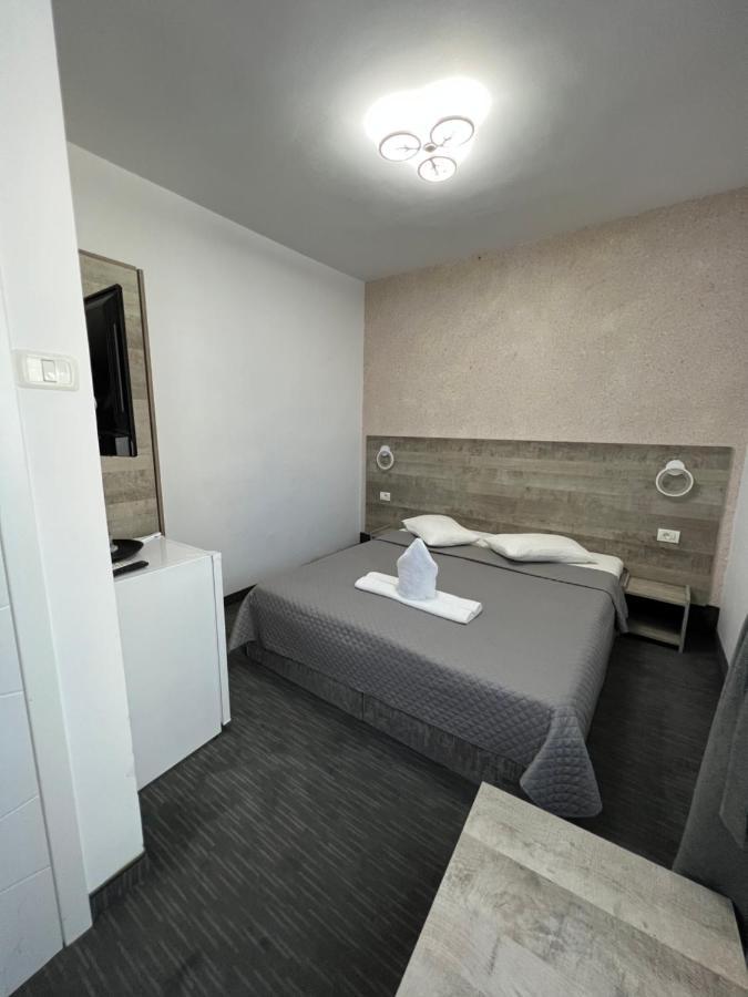 Hotel Miniom Constanţa Exteriör bild
